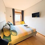 3c A 5 Min Da Em Frente Ao Metro Matosinhos (Porto)