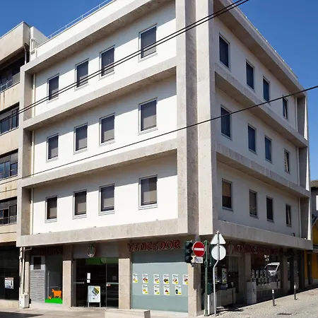 3c A 5 Min Da Em Frente Ao Metro * Matosinhos (Porto)